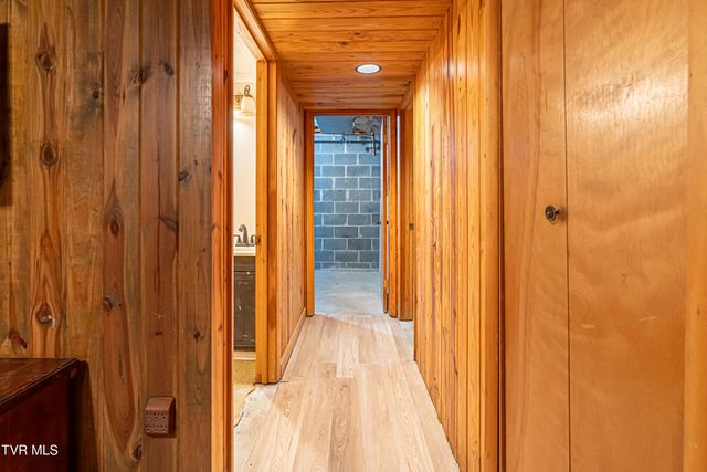 19216 Mercedes Drive, Abingdon, VA 24210