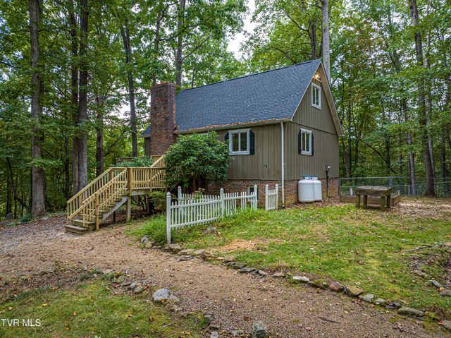 19216 Mercedes Drive, Abingdon, VA 24210