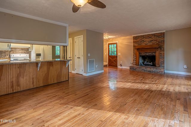 19216 Mercedes Drive, Abingdon, VA 24210