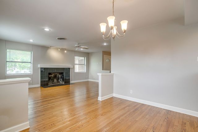 3313 Bilglade Road, Fort Worth, TX 76133