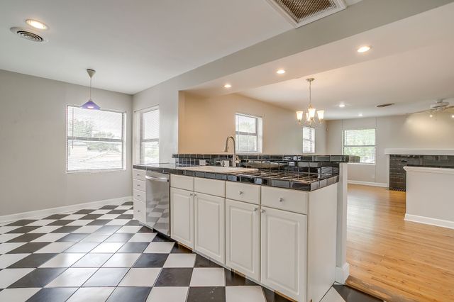 3313 Bilglade Road, Fort Worth, TX 76133