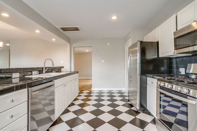 3313 Bilglade Road, Fort Worth, TX 76133