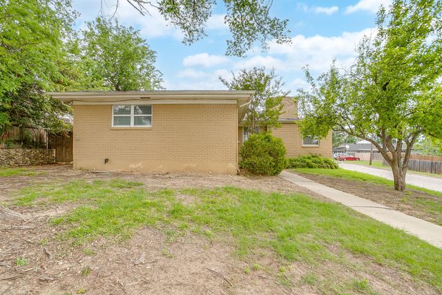 3313 Bilglade Road, Fort Worth, TX 76133