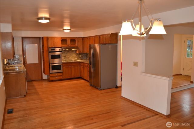 17421 NE 11th Street, Bellevue, WA 98008