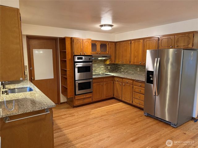 17421 NE 11th Street, Bellevue, WA 98008
