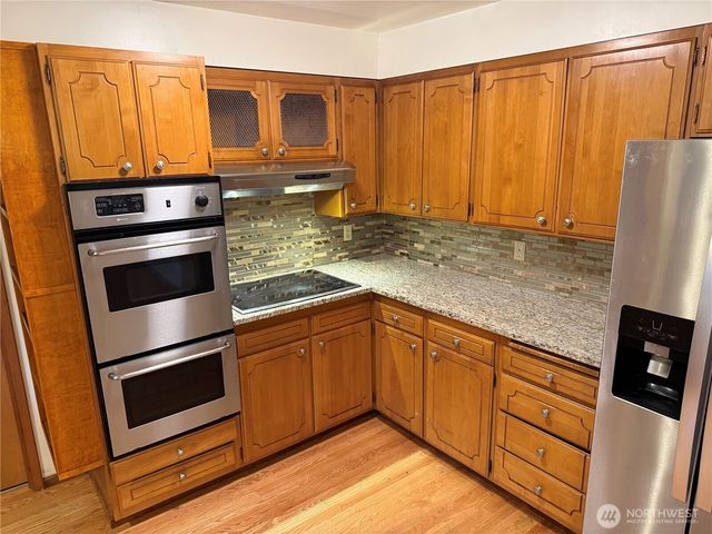 17421 NE 11th Street, Bellevue, WA 98008