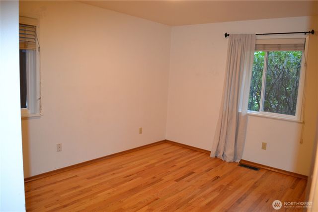 17421 NE 11th Street, Bellevue, WA 98008