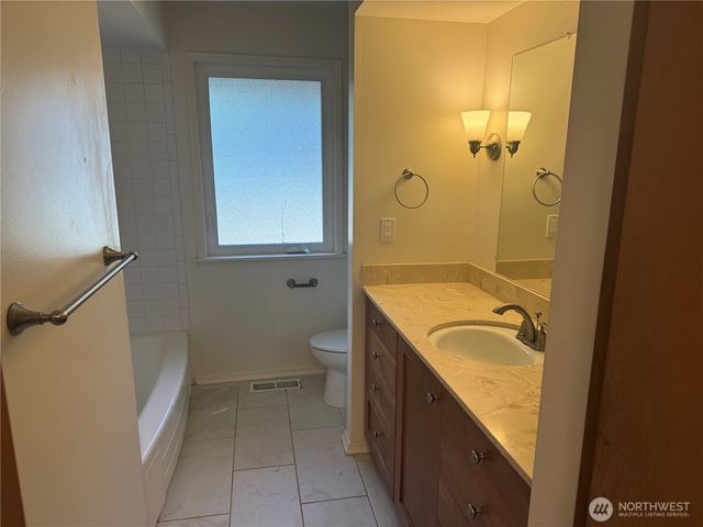 17421 NE 11th Street, Bellevue, WA 98008