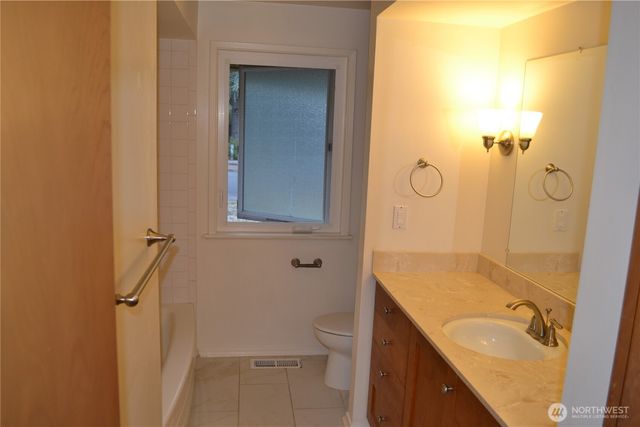 17421 NE 11th Street, Bellevue, WA 98008
