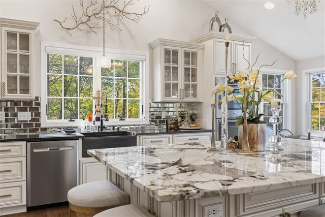 347 McCoy Place Rd, Aleppo, PA 15143