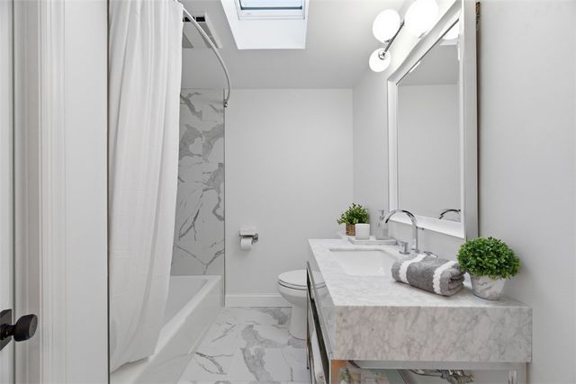 347 McCoy Place Rd, Aleppo, PA 15143