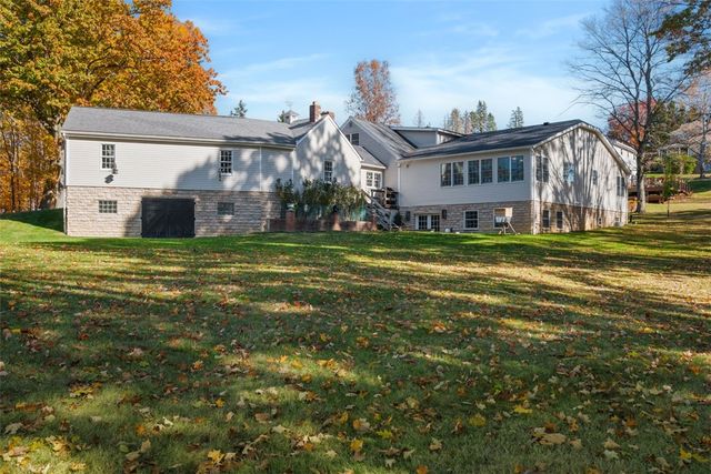 347 McCoy Place Rd, Aleppo, PA 15143