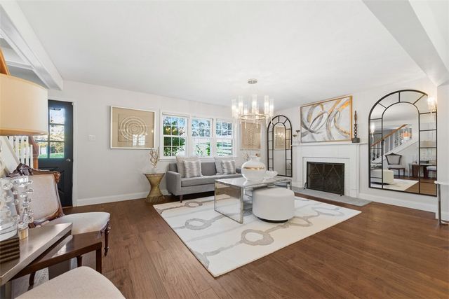 347 McCoy Place Rd, Aleppo, PA 15143