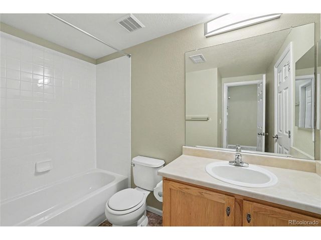 10546 Graymont Ln B, Littleton, CO 80126