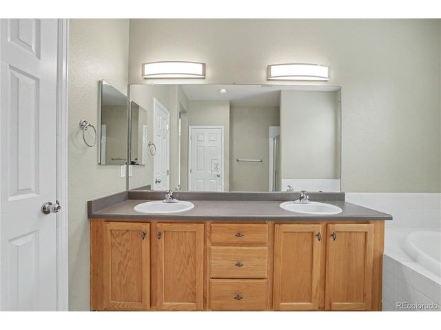 10546 Graymont Ln B, Littleton, CO 80126