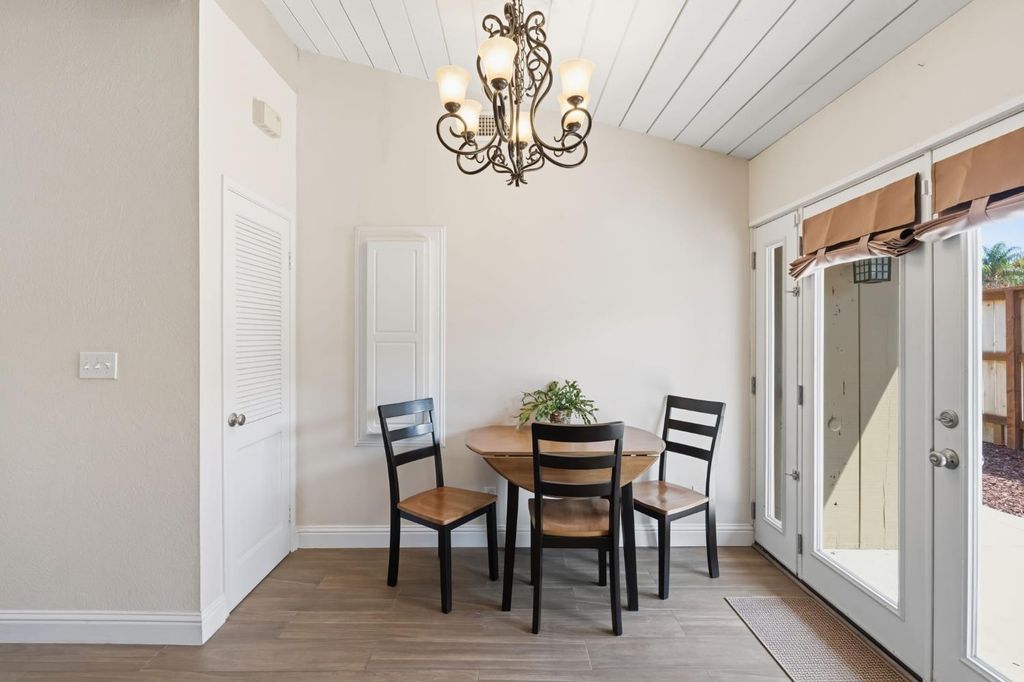 Image 11 of property listing at 5072 N Wishon Avenue APT C, Fresno, CA 93704