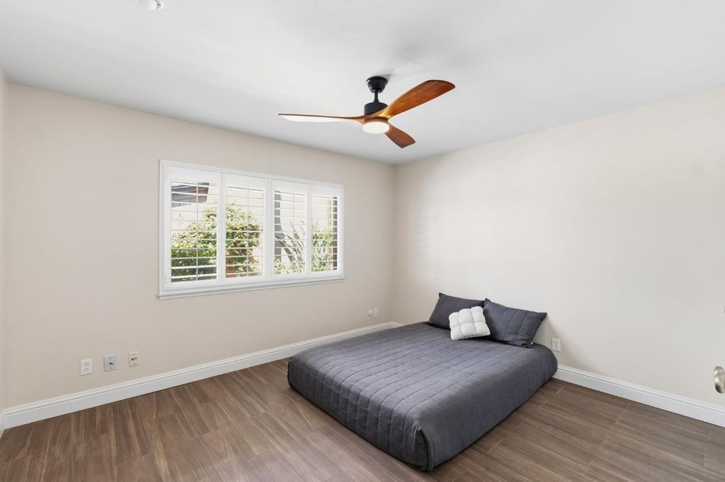 Image 15 of property listing at 5072 N Wishon Avenue APT C, Fresno, CA 93704