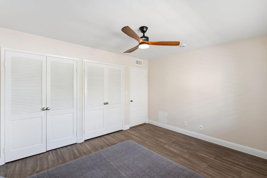 Image 16 of property listing at 5072 N Wishon Avenue APT C, Fresno, CA 93704