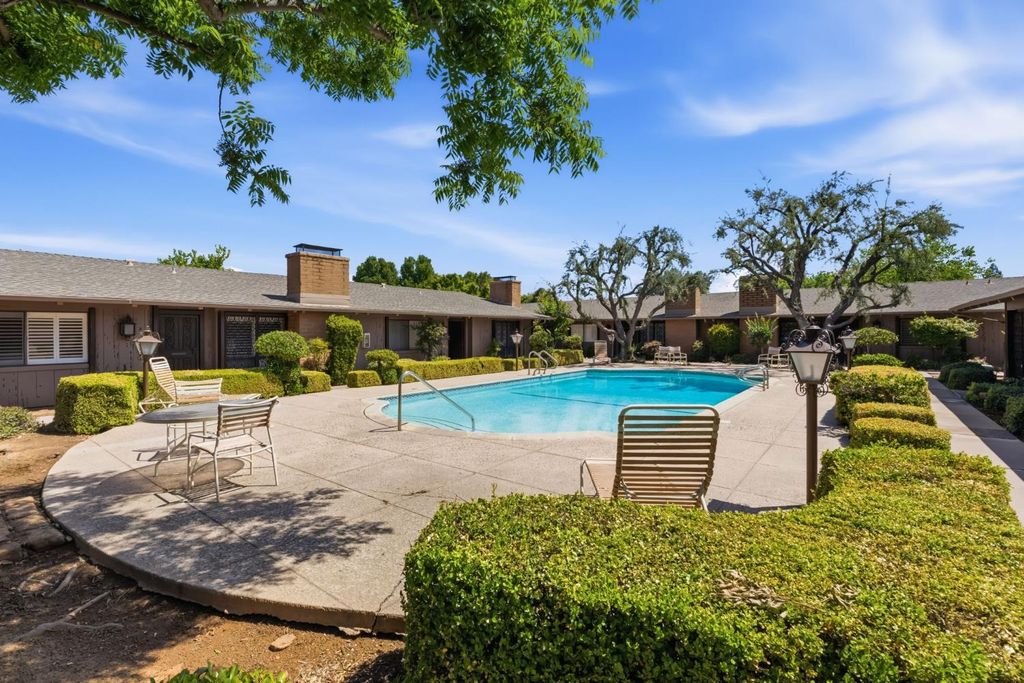 Image 23 of property listing at 5072 N Wishon Avenue APT C, Fresno, CA 93704