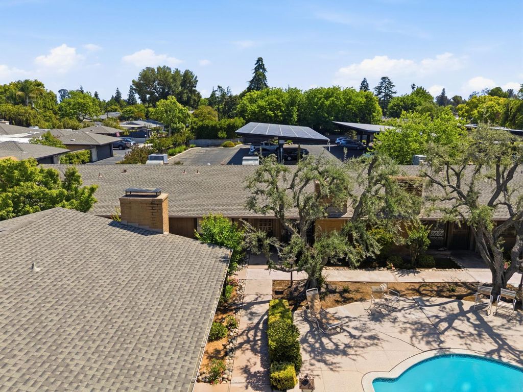Image 28 of property listing at 5072 N Wishon Avenue APT C, Fresno, CA 93704