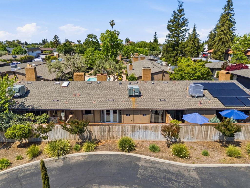 Image 29 of property listing at 5072 N Wishon Avenue APT C, Fresno, CA 93704