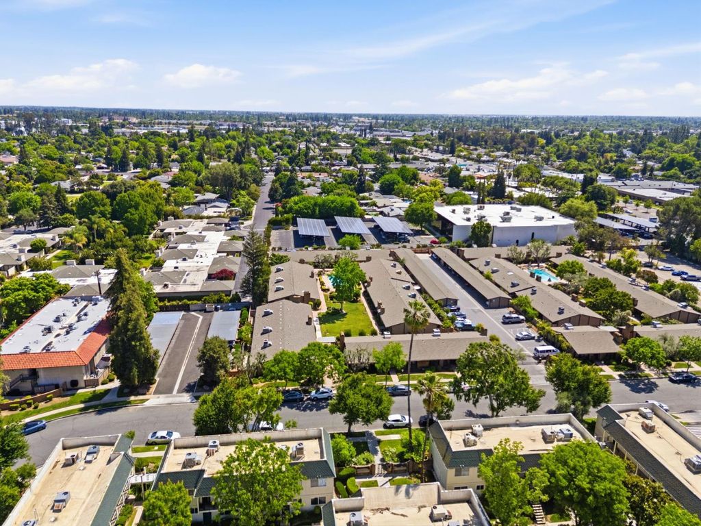Image 32 of property listing at 5072 N Wishon Avenue APT C, Fresno, CA 93704
