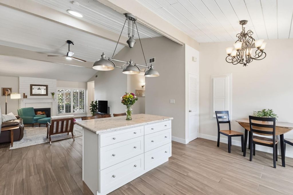 Image 7 of property listing at 5072 N Wishon Avenue APT C, Fresno, CA 93704