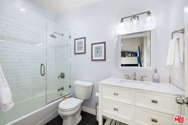 11377 Osborne Place 6, Sylmar (los Angeles), CA 91342