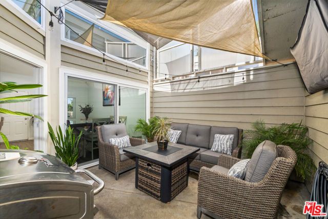 11377 Osborne Place 6, Sylmar (los Angeles), CA 91342