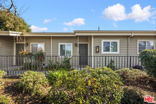 11377 Osborne Place 6, Sylmar (los Angeles), CA 91342