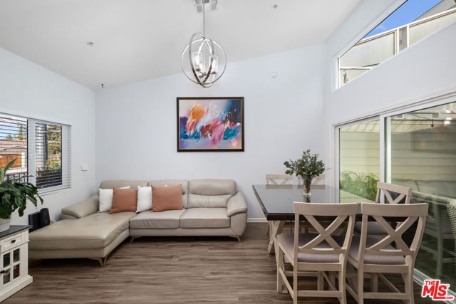 11377 Osborne Place 6, Sylmar (los Angeles), CA 91342