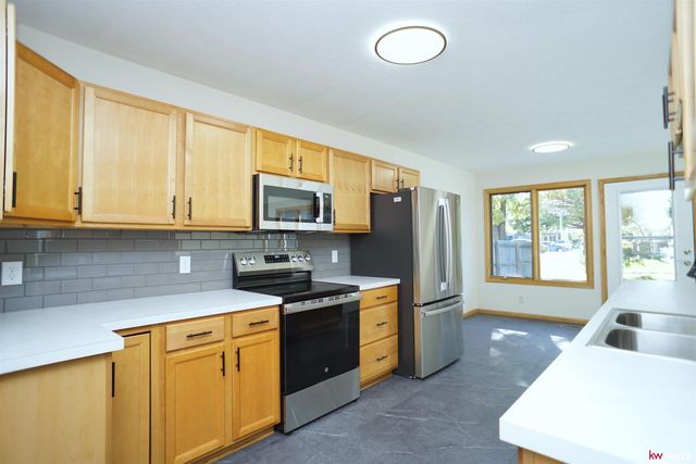 5311 Pony Hill Court, Lincoln, NE 68516