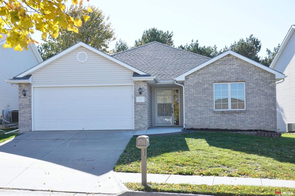 5311 Pony Hill Court, Lincoln, NE 68516