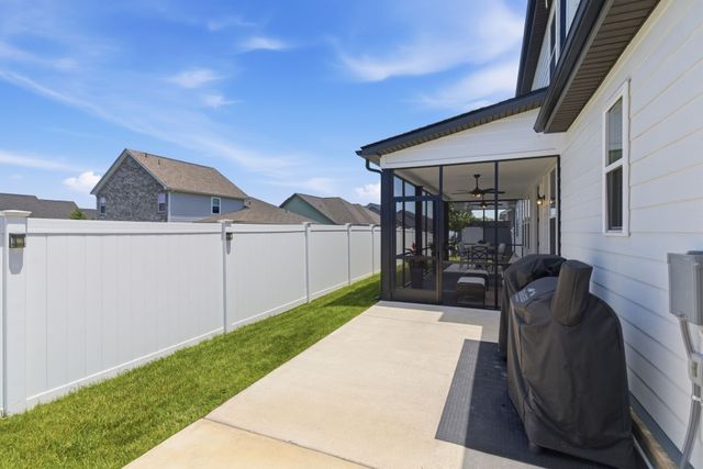 2332 Sachi Ct, Murfreesboro, TN 37128