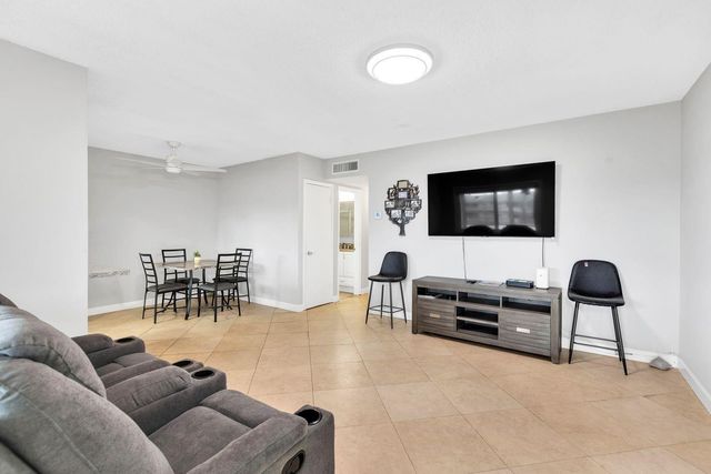 5300 Washington Street D308, Hollywood, FL 33021