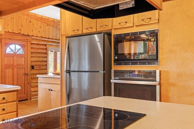 8651 E Panorama Drive E, Bozeman, MT 59715