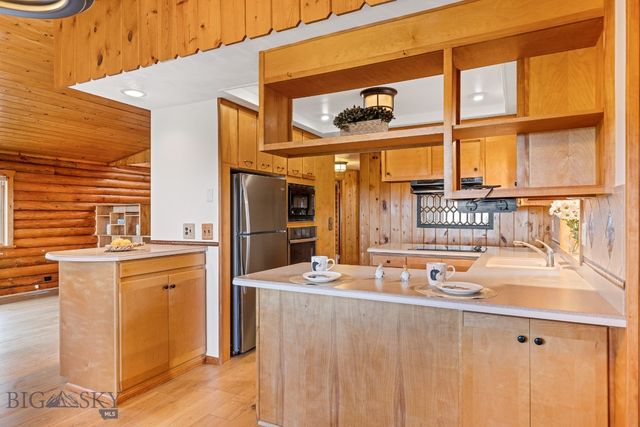 8651 E Panorama Drive E, Bozeman, MT 59715