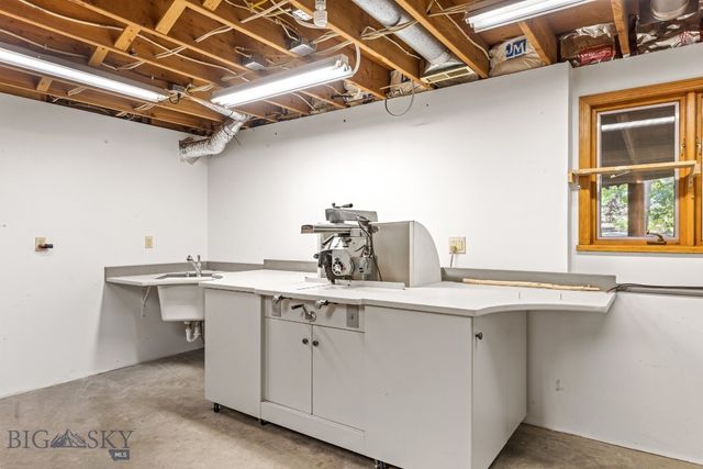 8651 E Panorama Drive E, Bozeman, MT 59715