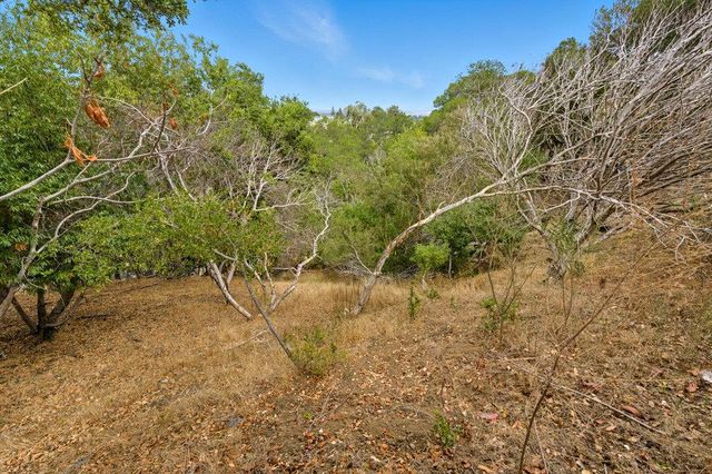 000 Lakeview Way, Redwood City, CA 94062