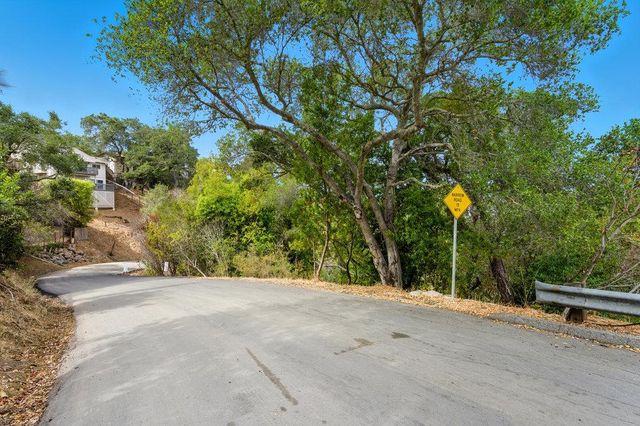 000 Lakeview Way, Redwood City, CA 94062