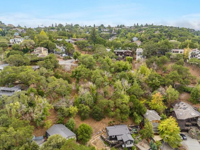 000 Lakeview Way, Redwood City, CA 94062