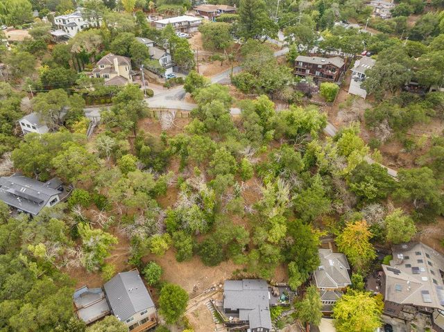 000 Lakeview Way, Redwood City, CA 94062