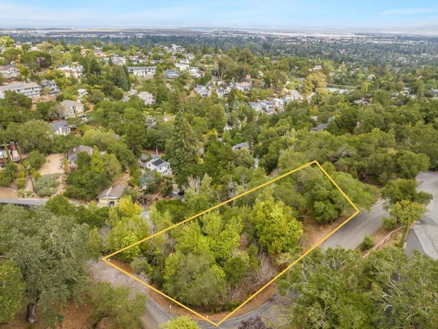 000 Lakeview Way, Redwood City, CA 94062