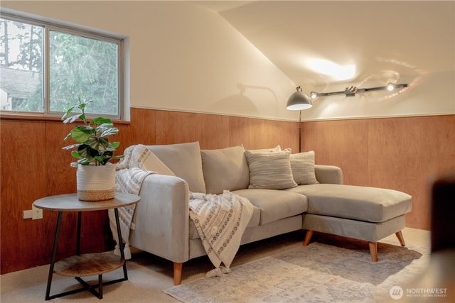 17104 Dayton Avenue N, Shoreline, WA 98133