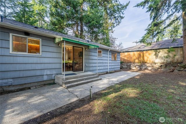 17104 Dayton Avenue N, Shoreline, WA 98133