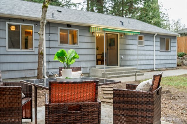 17104 Dayton Avenue N, Shoreline, WA 98133