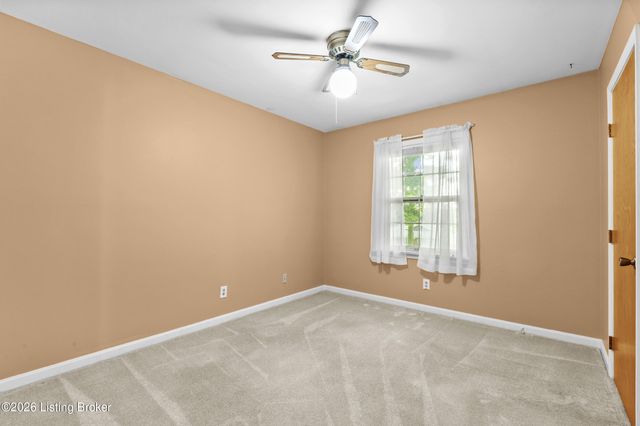 1926 Goldsmith Ln UNIT 85, Louisville, KY 40218