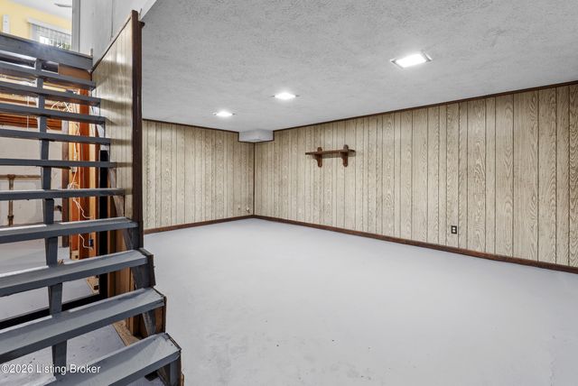 1926 Goldsmith Ln UNIT 85, Louisville, KY 40218