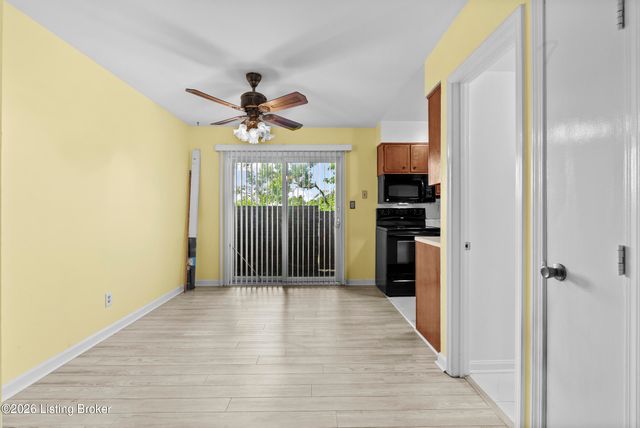 1926 Goldsmith Ln UNIT 85, Louisville, KY 40218