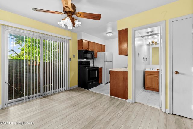 1926 Goldsmith Ln UNIT 85, Louisville, KY 40218